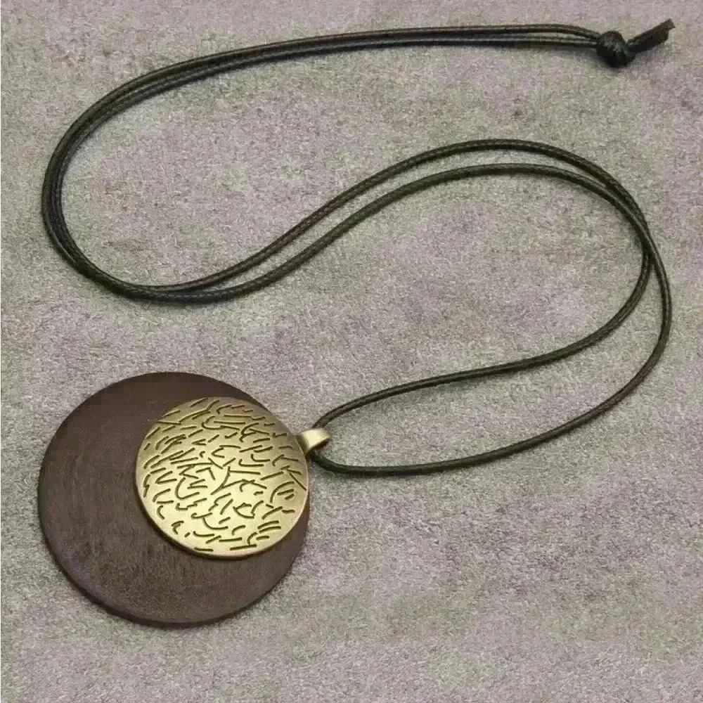 Unique Avant-Garde Zinc Alloy Retro Round Tag Totem Pendant Necklace